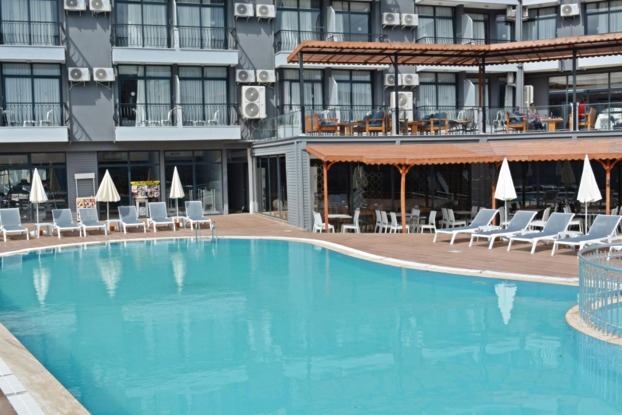 Hotel Clover Magic Park