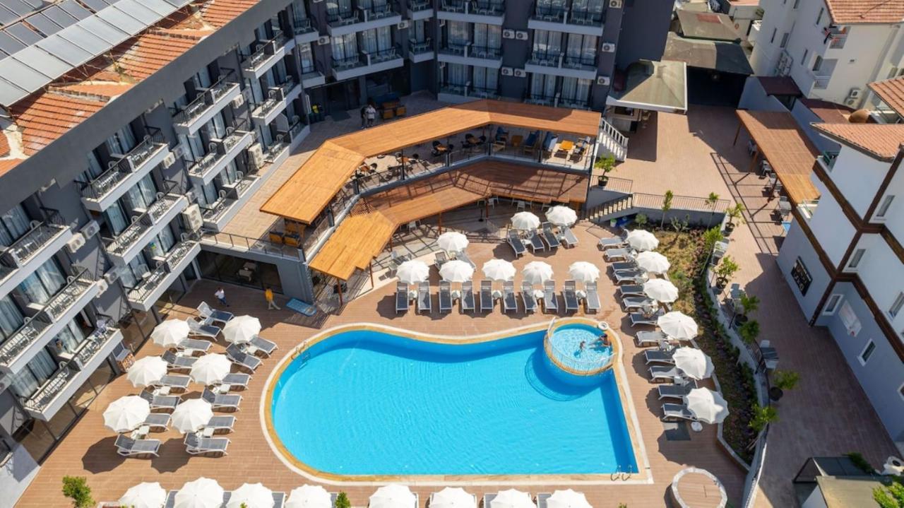 Clover Magic Park Hotel Side