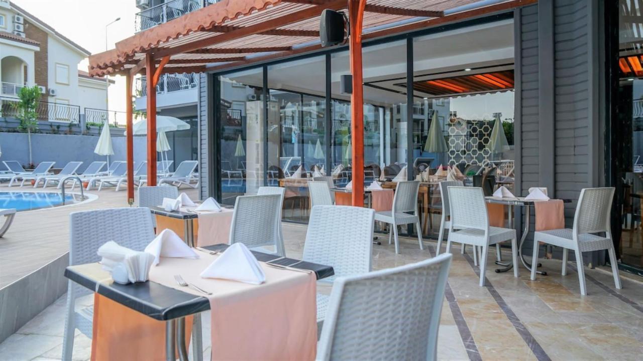 Clover Magic Park Hotel 4*