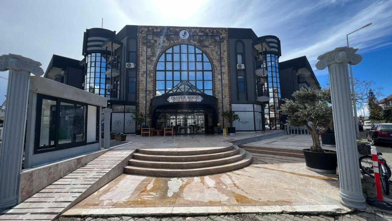 Clover Magic Park Hotel 4*