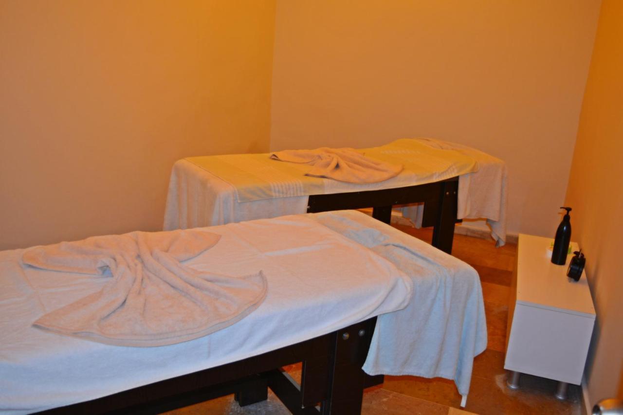 Clover Magic Park Hotel