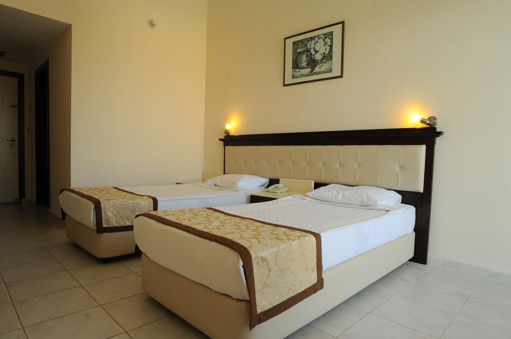 Hotel Clover Magic Park Side