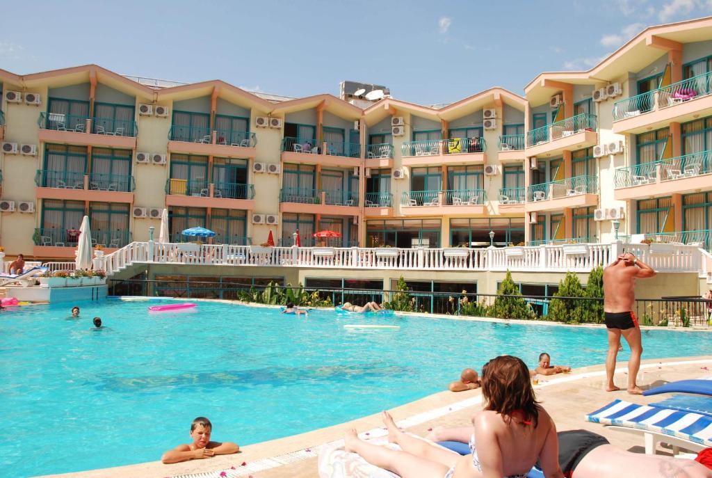 Clover Magic Park Hotel