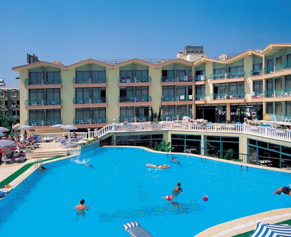 Clover Magic Park Hotel