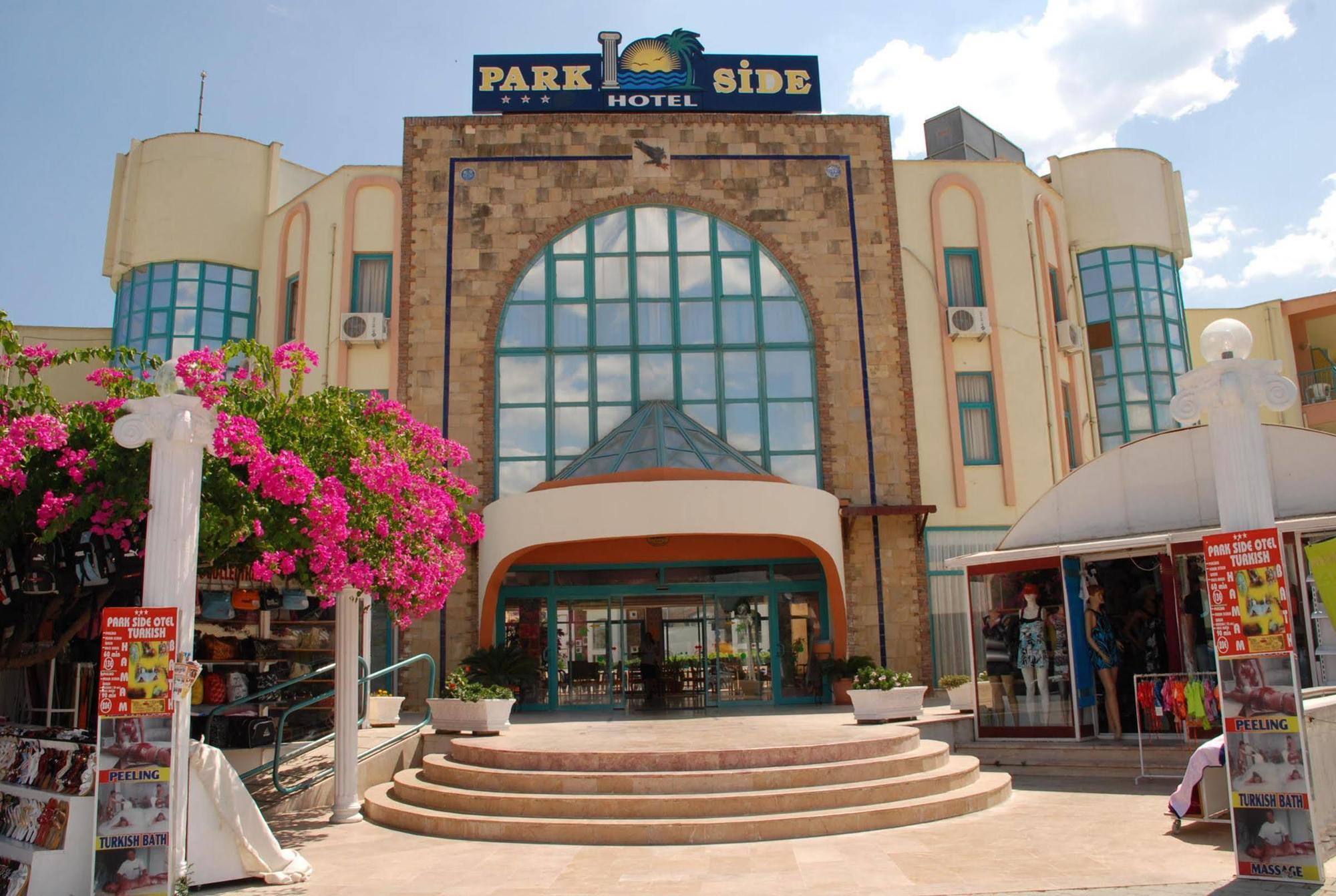 Hotel Clover Magic Park