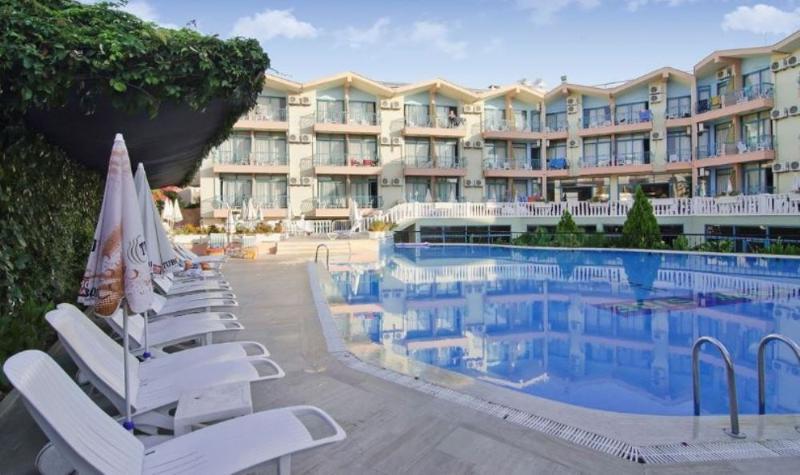 Clover Magic Park Hotel Side