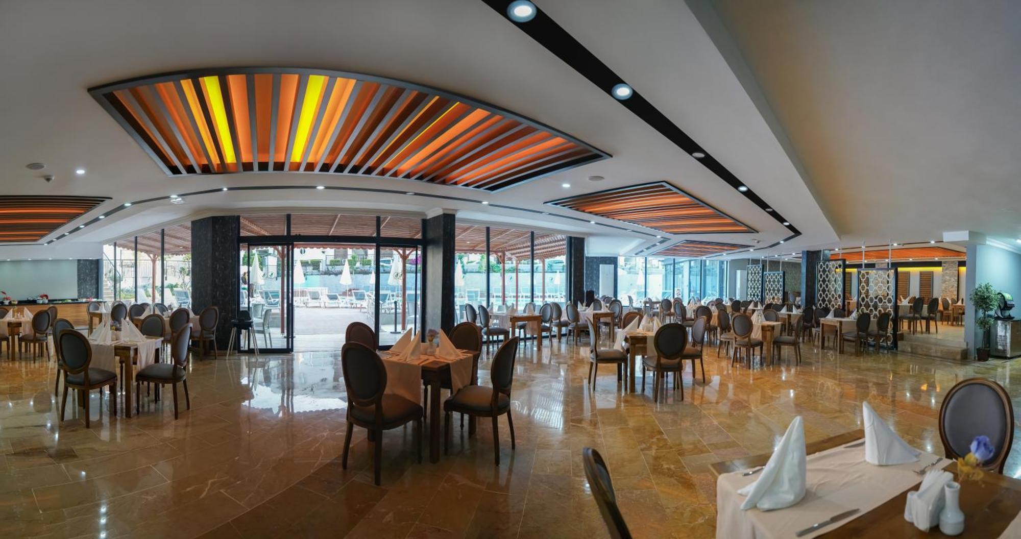 Clover Magic Park Sıde 4* Side